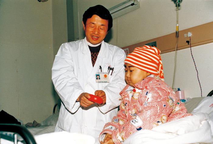 In Jul. 2001, our hospital successfully performed the first case of UCBSC transplantation treating aplastic anemia in the country)