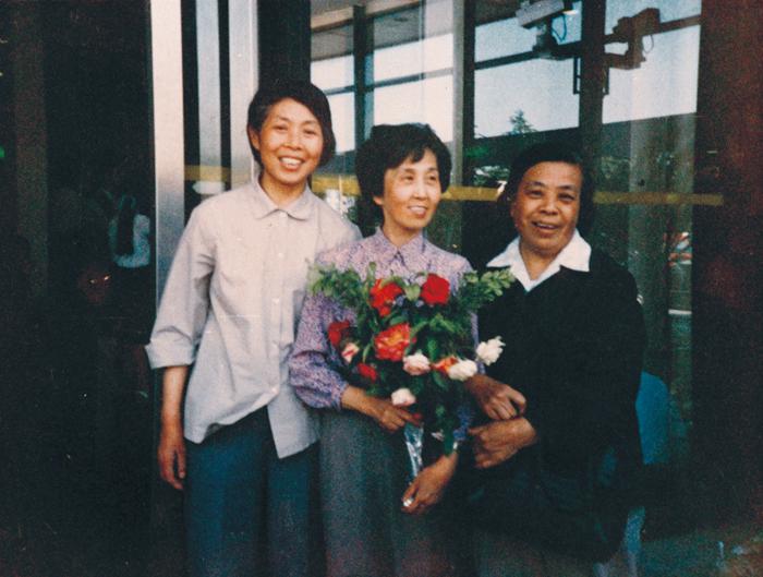 Shi Meili, the first “Nightingale Prize” winner in Shanghai in 1987)