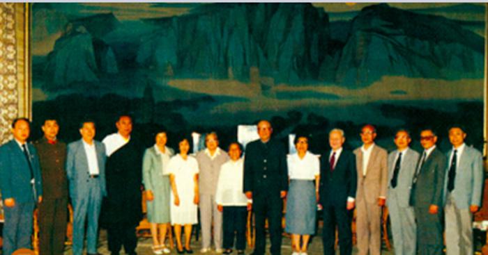 In 1987, Vice Chairman of NPC Wu Lanfu (seventh on the right), Ngapoi Ngawang Jigme (fourth on the left) and Kang Keqing (seventh on the left) received the 31 session of Nightingale Medal winner. The sixth one on the left is the Head Nurse of our hospital Shi Meili)